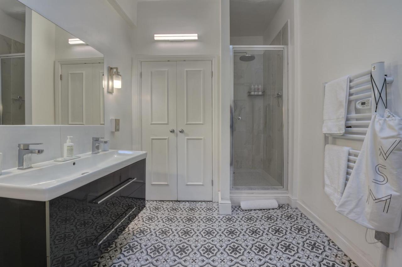 Beautiful Apartment On The Historic Rows Chester Eksteriør billede
